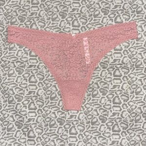 🌺 Pink Victoria secret thong underwear 🌺